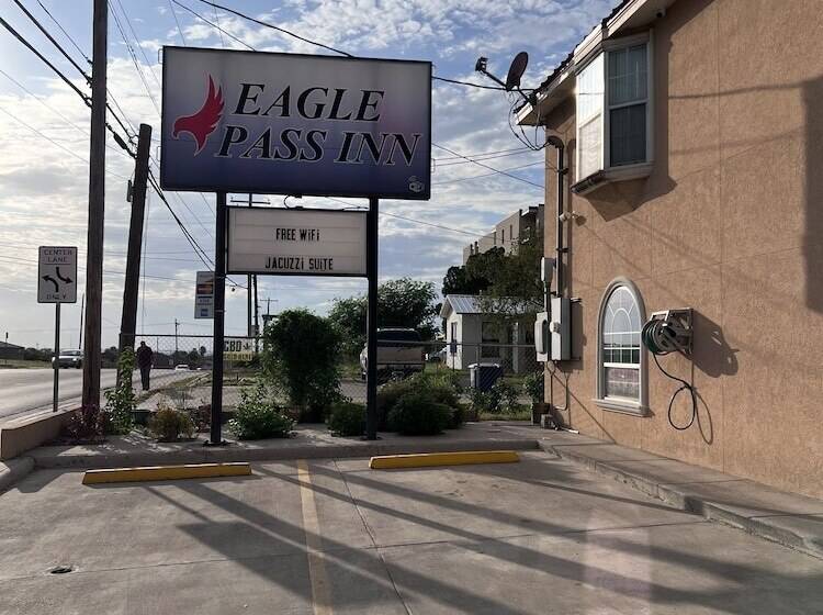 فندق على الطريق Eagle Pass Inn