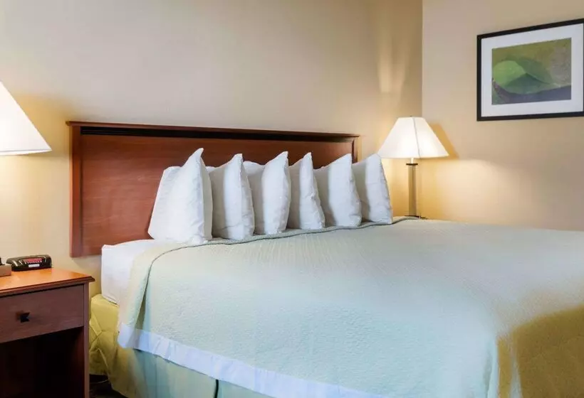 Motel 6 Junction, Texas   Llano River