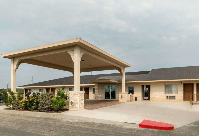 Motel 6 Junction, Texas   Llano River