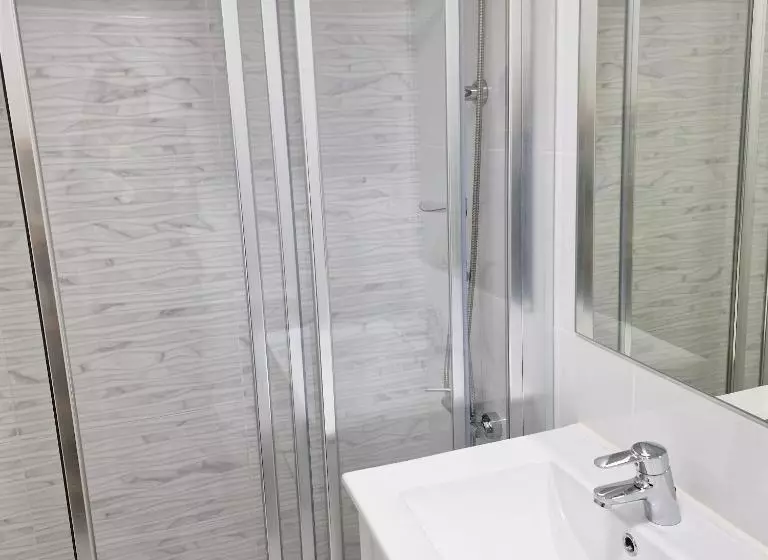 ユースホステル Hostal Alba