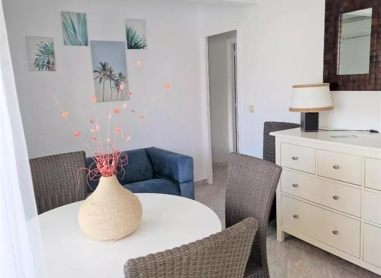 ユースホステル Hostal Alba