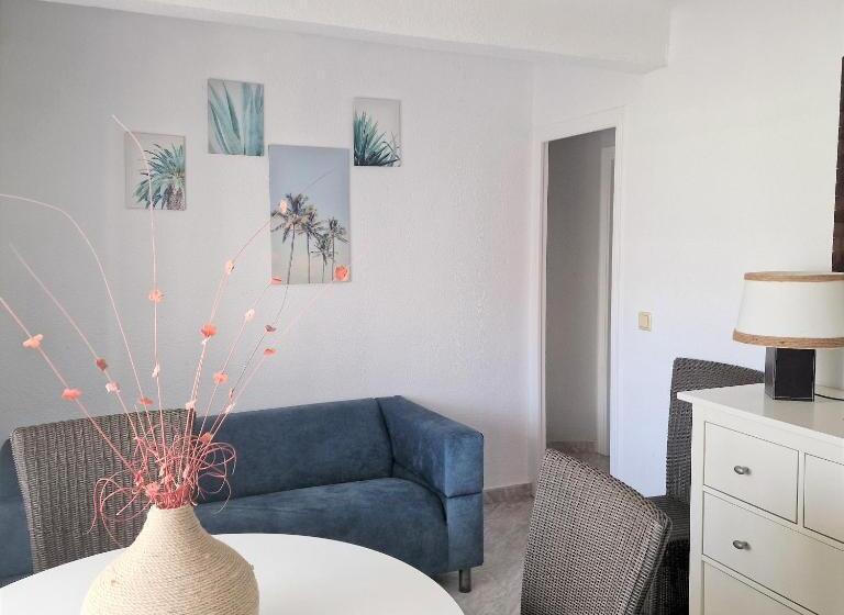 הוסטל Hostal Alba