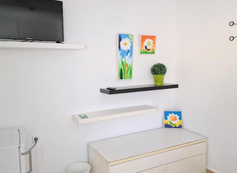 הוסטל Hostal Alba