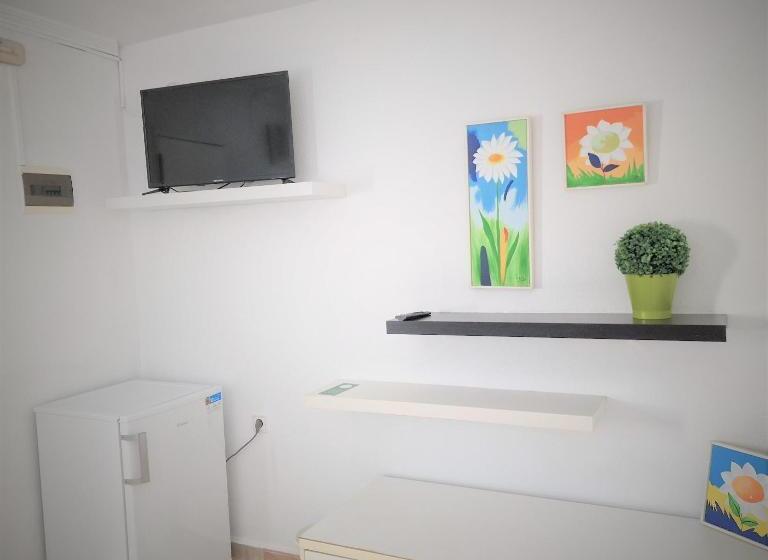 הוסטל Hostal Alba