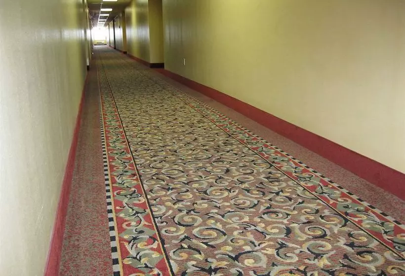 Chisholm Suite Hotel