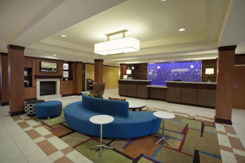 Fairfield Inn & Suites By Marriott Detroit Metro Airport Romulus