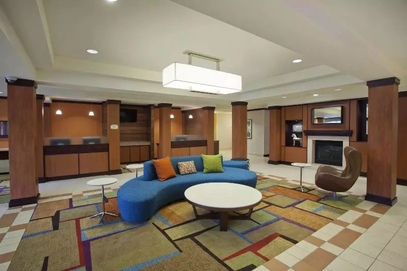 Fairfield Inn & Suites By Marriott Detroit Metro Airport Romulus