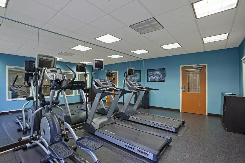 Fairfield Inn & Suites By Marriott Detroit Metro Airport Romulus