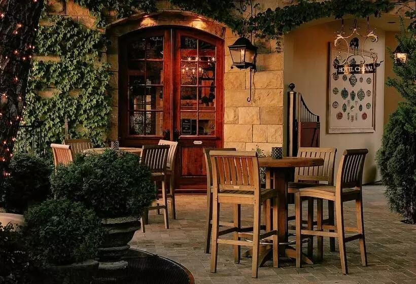 هتل Cheval