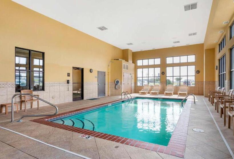 호텔 Comfort Inn & Suites