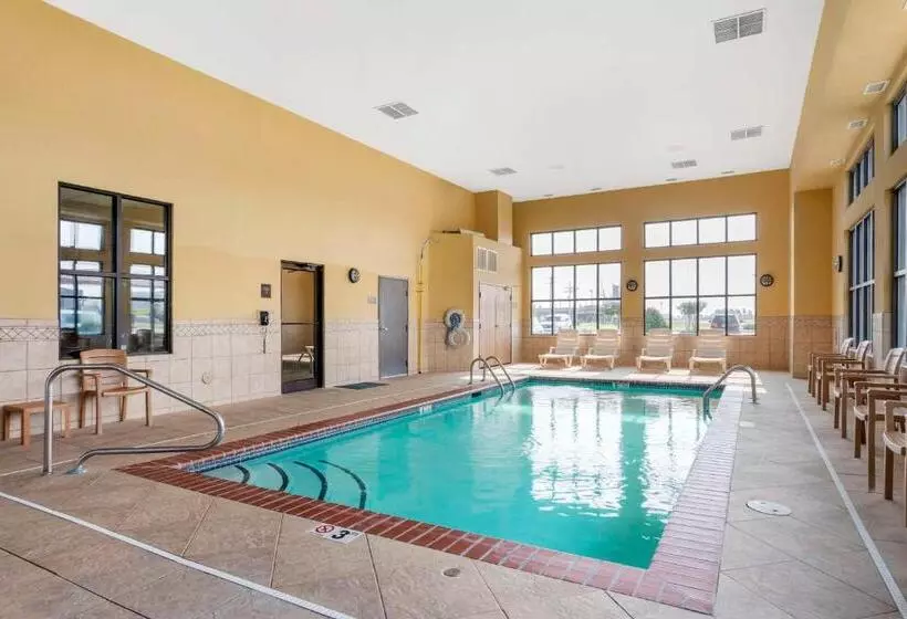 ホテル Comfort Inn & Suites