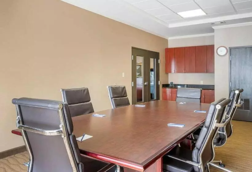 ホテル Comfort Inn & Suites