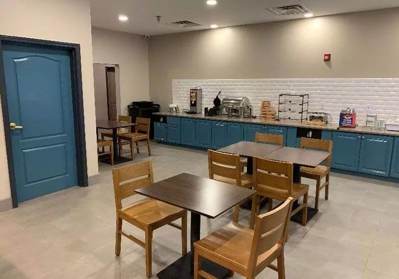 호텔 Comfort Inn & Suites