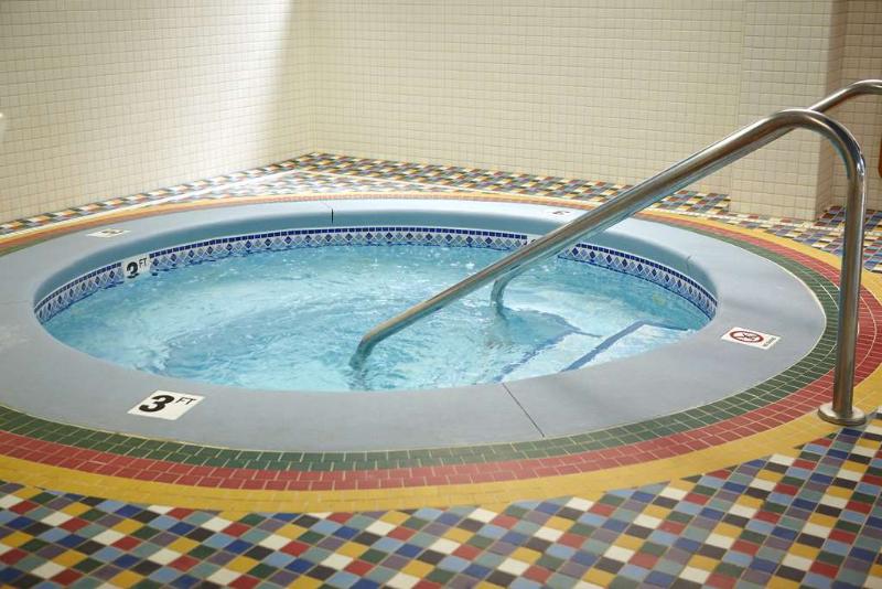 هتل Country Inn & Suites By Radisson, Grand Rapids East, Mi