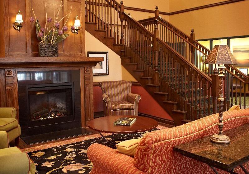 هتل Country Inn & Suites By Radisson, Grand Rapids East, Mi