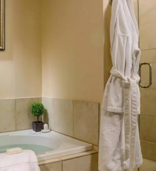 Отель Courtyard Burlington Harbor