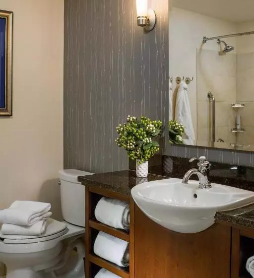 Отель Courtyard Burlington Harbor