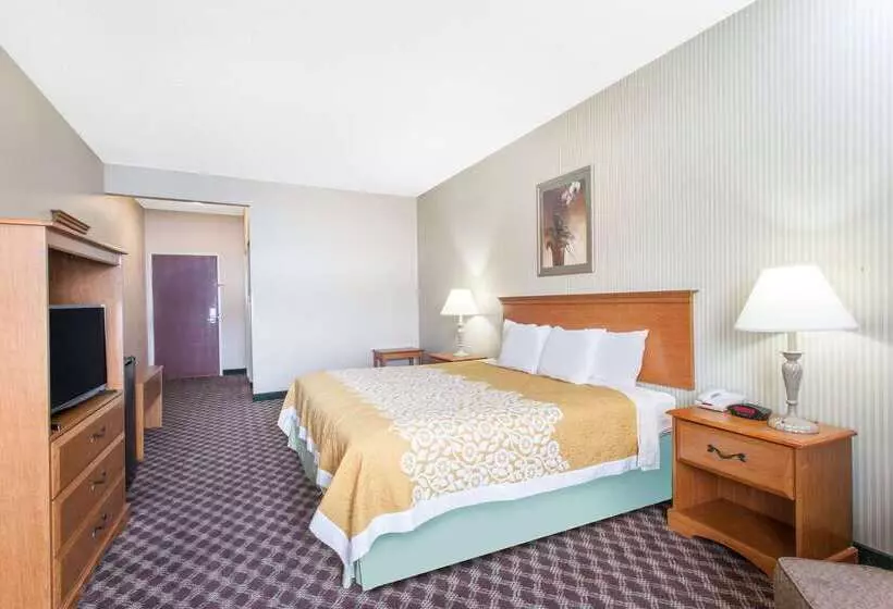 בית מלון כפרי Days Inn & Suites By Wyndham Seaford