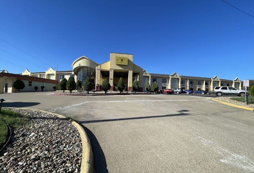 هتل Rose City Inn & Suites