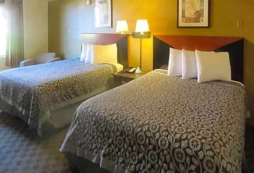 호텔 Rose City Inn & Suites