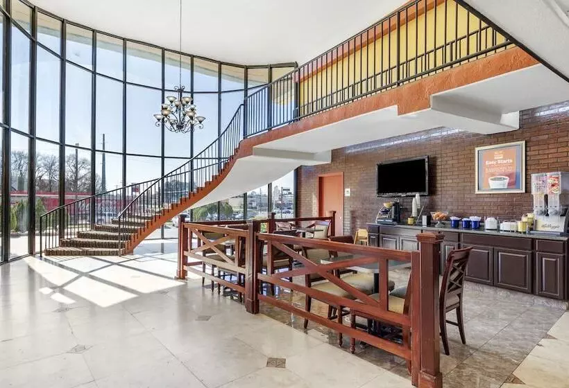 호텔 Rose City Inn & Suites