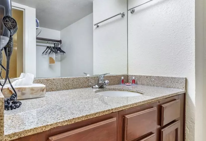 호텔 Rose City Inn & Suites