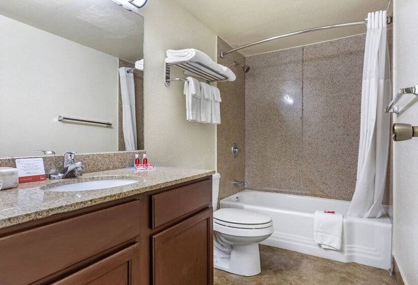 هتل Rose City Inn & Suites