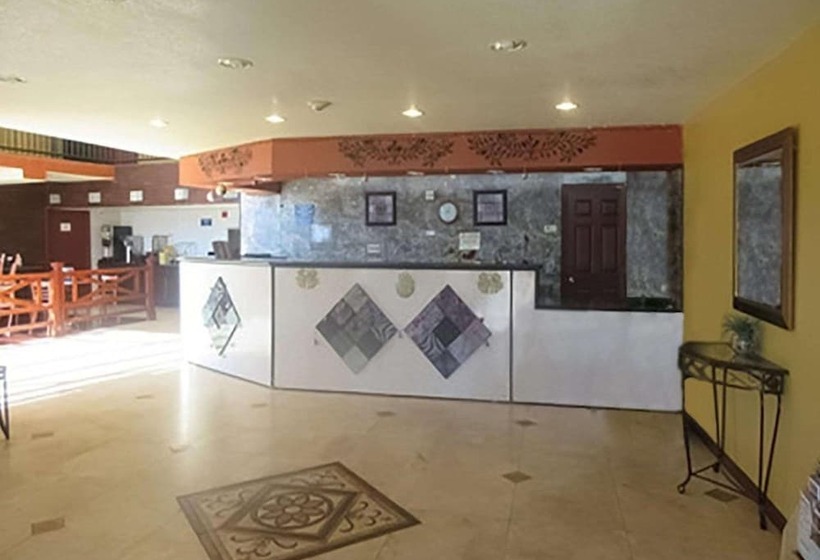 هتل Rose City Inn & Suites