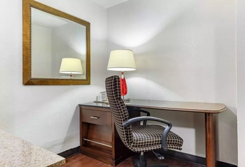 호텔 Rose City Inn & Suites