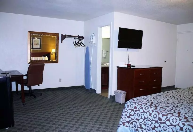 호텔 Rose City Inn & Suites