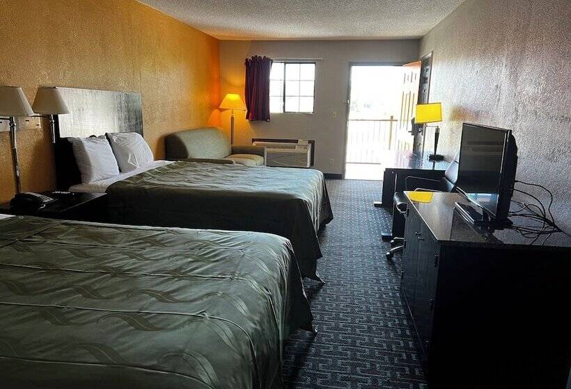 فندق Express Inn & Suites