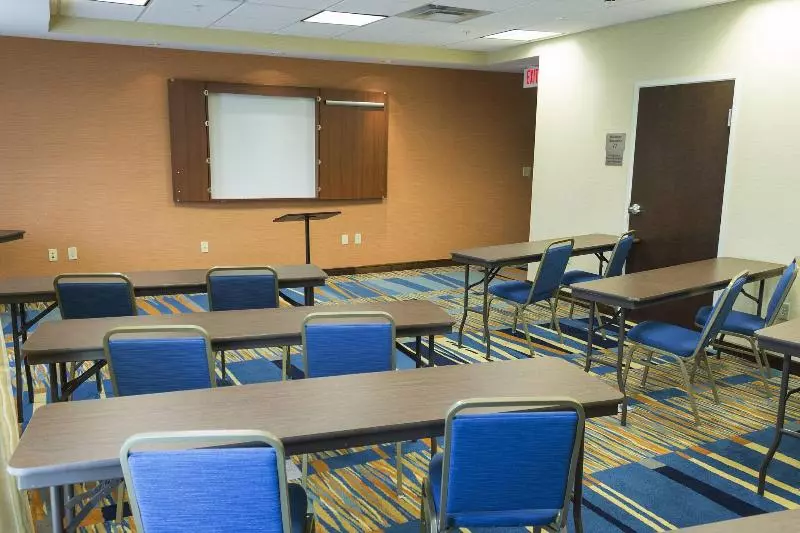 酒店 Fairfield Inn & Suites By Marriott Slippery Rock