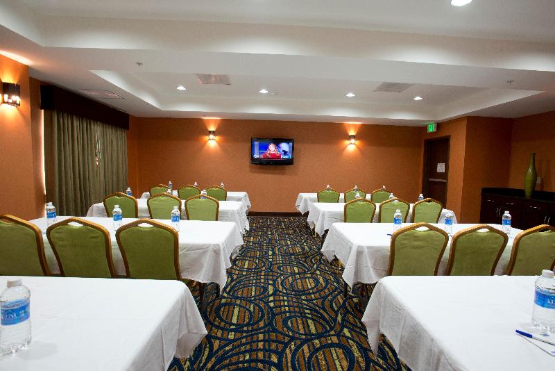 فندق Holiday Inn Express & Suites Morrilton, An Ihg