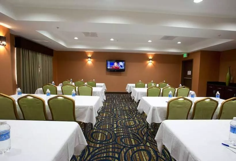 ホテル Holiday Inn Express & Suites Morrilton, An Ihg