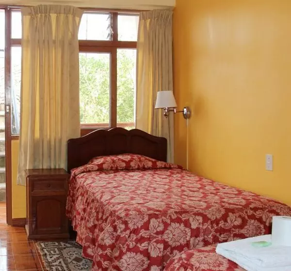 Hotel Hostal Pakcha Real