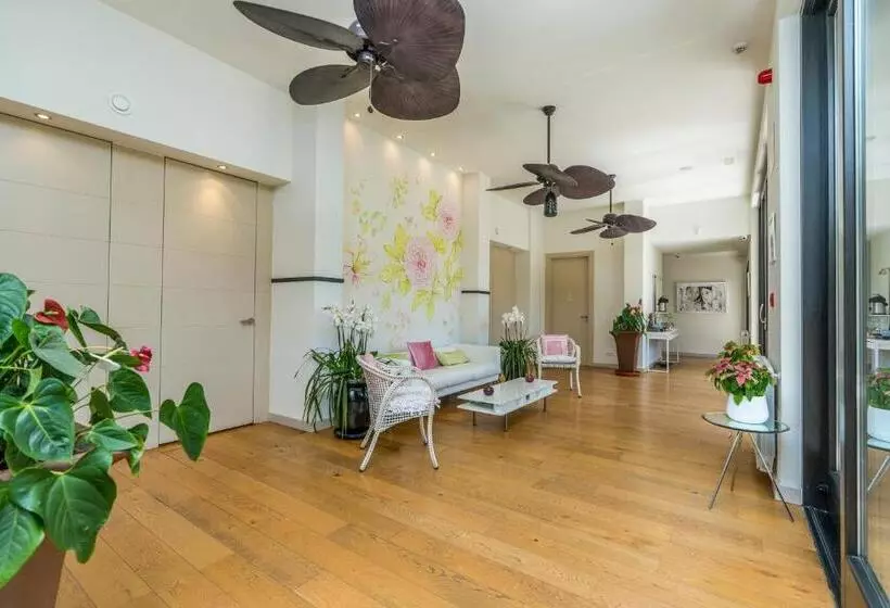 ホテル Shanti Som