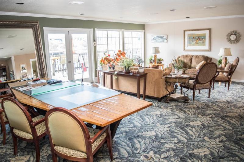 Отель The Harbor Lights Inn