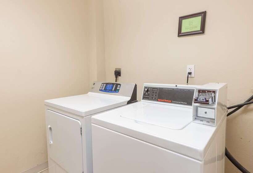 فندق على الطريق Super 8 By Wyndham Rolla