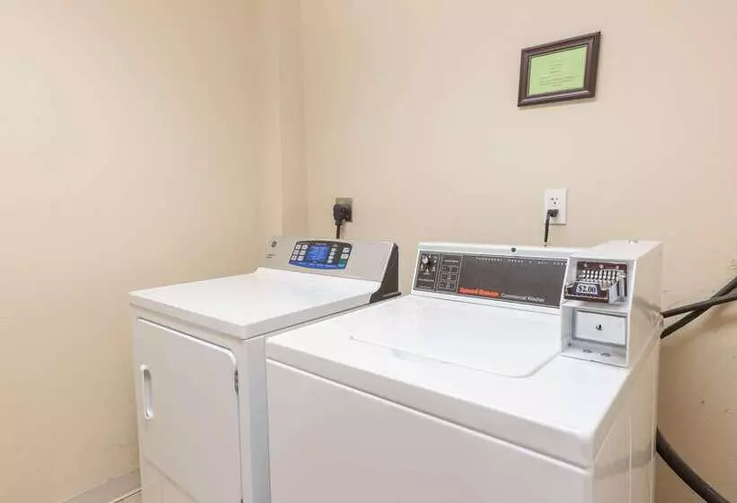 汽车旅馆  Super 8 By Wyndham Rolla