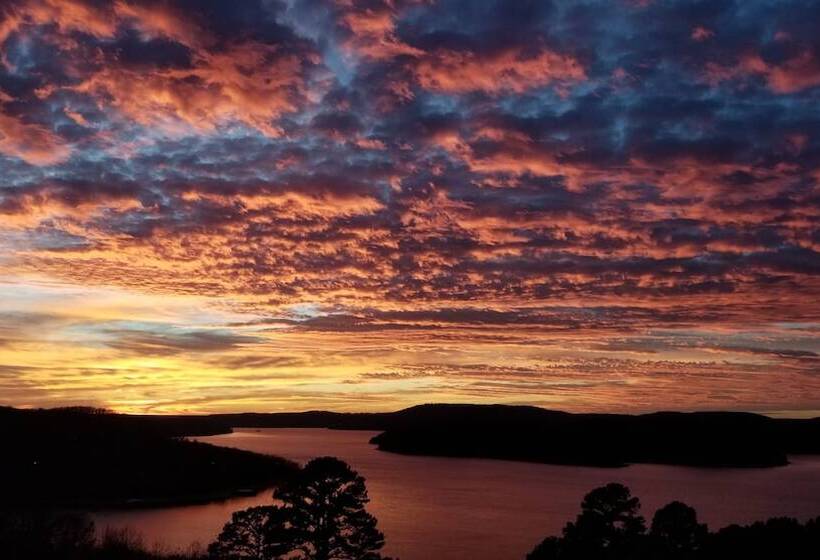 Pointe West Resort Motel