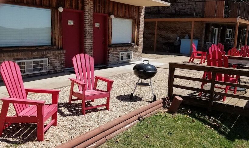 Pointe West Resort Motel