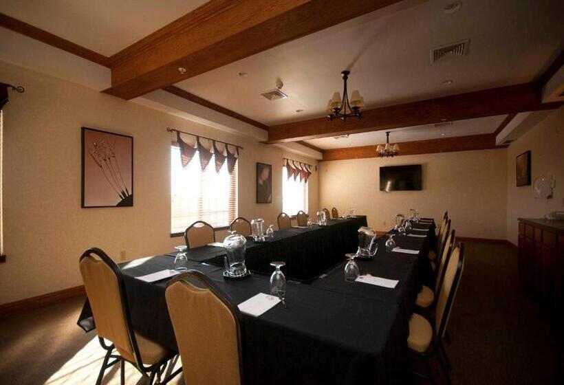 Town & Country Inn And Suites