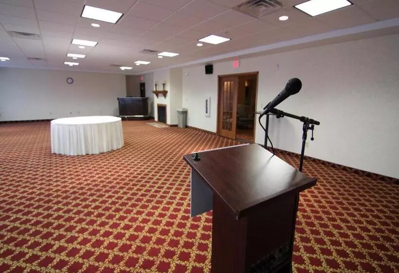 Town & Country Inn And Suites