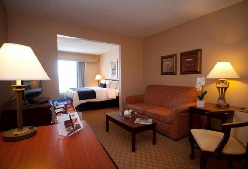 Town & Country Inn And Suites