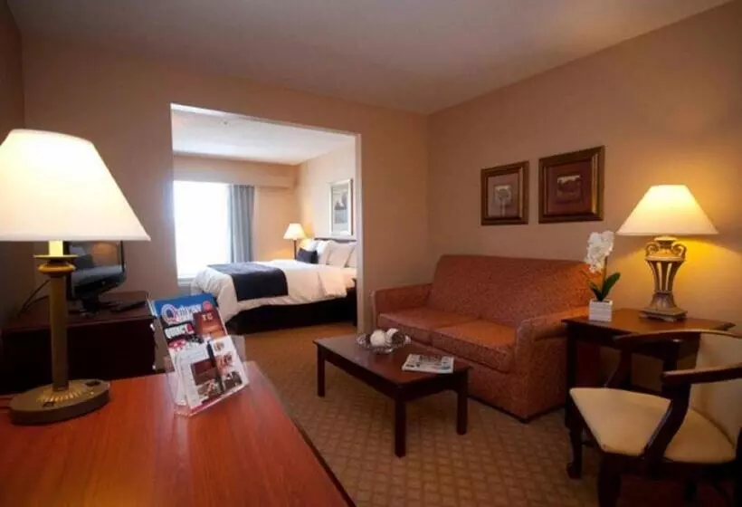 Town & Country Inn And Suites