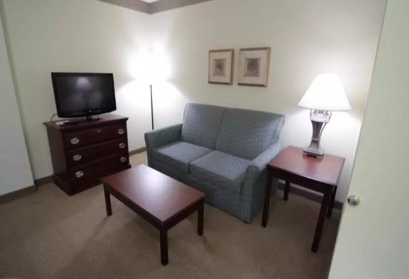 Town & Country Inn And Suites