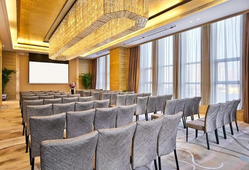 בית מלון כפרי Crowne Plaza Tianjin Meijiangnan, An Ihg