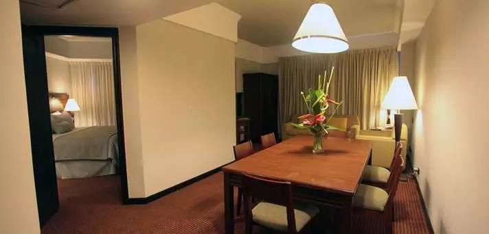 هتل Embassy Suites Valencia Downtown