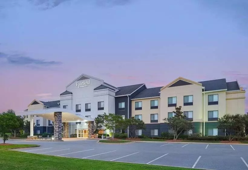 ホテル Fairfield Inn & Suites Auburn Opelika