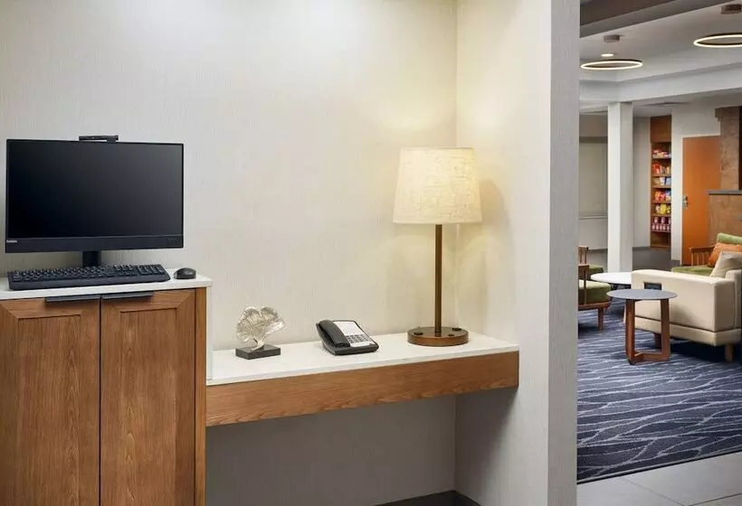 ホテル Fairfield Inn & Suites Auburn Opelika